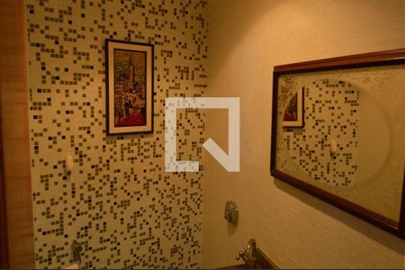 Casa de condomínio à venda com 300m², 4 quartos e 2 vagas Casa de condomínio à venda com 300m², 4 quartos e 2 vagasLavabo - Casa 1