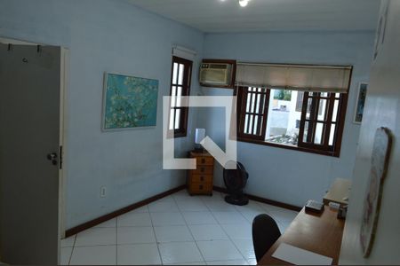 Casa de condomínio à venda com 300m², 4 quartos e 2 vagas Casa de condomínio à venda com 300m², 4 quartos e 2 vagasSuite 2 - Casa 1