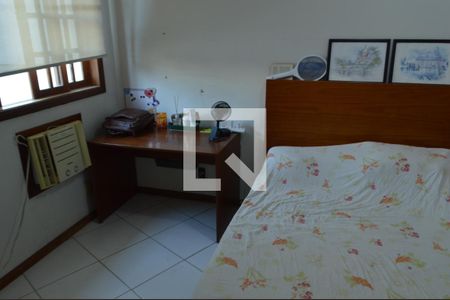 Casa de condomínio à venda com 300m², 4 quartos e 2 vagas Casa de condomínio à venda com 300m², 4 quartos e 2 vagasSuíte - Casa 2