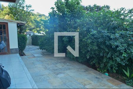 Casa de condomínio à venda com 300m², 4 quartos e 2 vagas Casa de condomínio à venda com 300m², 4 quartos e 2 vagasQuintal