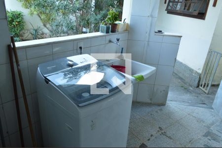 Casa de condomínio à venda com 300m², 4 quartos e 2 vagas Casa de condomínio à venda com 300m², 4 quartos e 2 vagasÁrea de Serviço - Casa 1