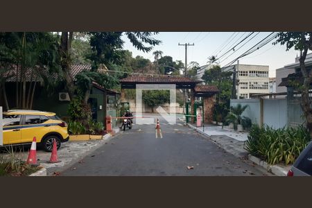 Casa de condomínio à venda com 300m², 4 quartos e 2 vagas Casa de condomínio à venda com 300m², 4 quartos e 2 vagasPortaria