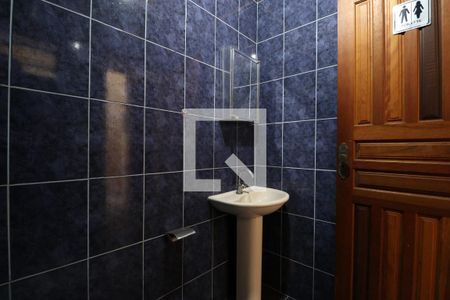 Casa à venda com 180m², 4 quartos e sem vagaBanheiro 2