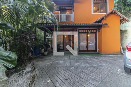 Casa de condomínio à venda com 650m², 3 quartos e 3 vagasÁrea externa