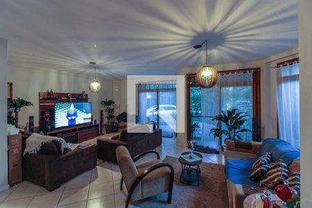 Sala de casa de condomínio à venda com 3 quartos, 650m² em Vargem Pequena, Rio de Janeiro