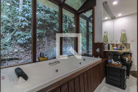 Casa de condomínio à venda com 650m², 3 quartos e 3 vagasSuíte 1 - Banheiro 2