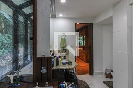 Casa de condomínio à venda com 650m², 3 quartos e 3 vagasSuíte 1 - Banheiro 2