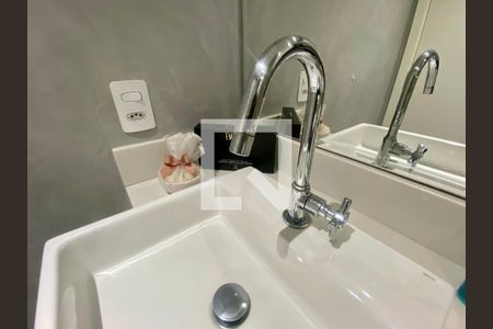 Apartamento à venda com 57m², 2 quartos e 1 vaga Apartamento à venda com 57m², 2 quartos e 1 vagaBanheiro