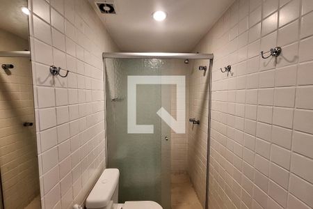 Apartamento à venda com 98m², 3 quartos e 2 vagas Apartamento à venda com 98m², 3 quartos e 2 vagasBanheiro da Suíte
