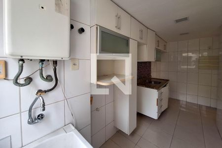 Apartamento à venda com 98m², 3 quartos e 2 vagas Apartamento à venda com 98m², 3 quartos e 2 vagasÁrea de Serviço