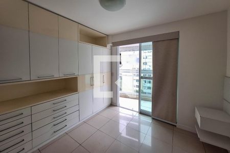 Apartamento à venda com 98m², 3 quartos e 2 vagas Apartamento à venda com 98m², 3 quartos e 2 vagasSuíte
