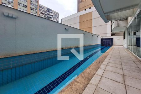 Apartamento à venda com 98m², 3 quartos e 2 vagas Apartamento à venda com 98m², 3 quartos e 2 vagasÁrea comum - Piscina