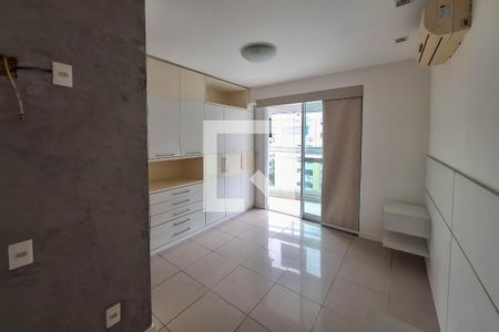 Apartamento à venda com 98m², 3 quartos e 2 vagas Apartamento à venda com 98m², 3 quartos e 2 vagasSuíte