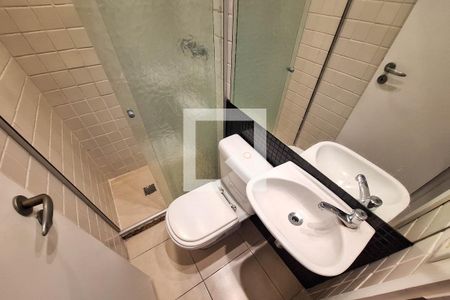 Apartamento à venda com 98m², 3 quartos e 2 vagas Apartamento à venda com 98m², 3 quartos e 2 vagasBanheiro 2