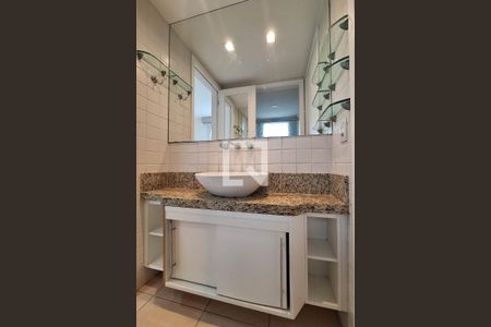 Apartamento à venda com 98m², 3 quartos e 2 vagas Apartamento à venda com 98m², 3 quartos e 2 vagasBanheiro 1