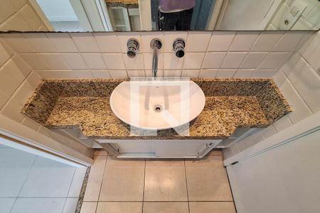 Apartamento à venda com 98m², 3 quartos e 2 vagas Apartamento à venda com 98m², 3 quartos e 2 vagasBanheiro 1