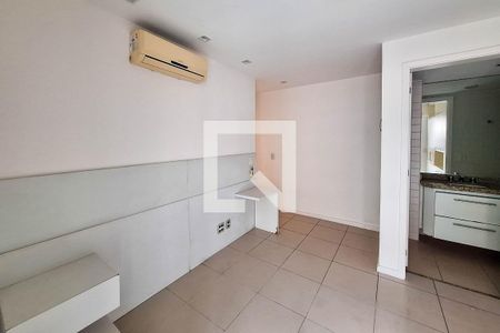 Apartamento à venda com 98m², 3 quartos e 2 vagas Apartamento à venda com 98m², 3 quartos e 2 vagasSuíte