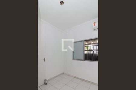 Quarto 1 de casa para alugar com 2 quartos, 70m² em Bento Ribeiro, Rio de Janeiro