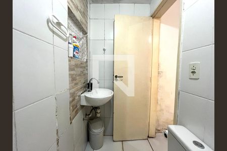 Casa à venda com 82m², 2 quartos e 1 vaga Casa à venda com 82m², 2 quartos e 1 vagaBanheiro da Suíte 1