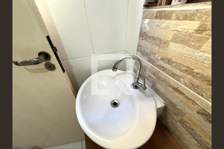 Casa à venda com 82m², 2 quartos e 1 vaga Casa à venda com 82m², 2 quartos e 1 vagaBanheiro da Suíte 2