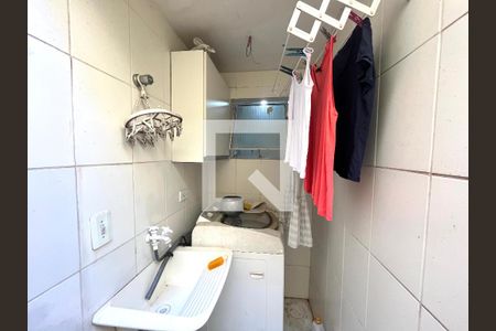 Casa à venda com 82m², 2 quartos e 1 vaga Casa à venda com 82m², 2 quartos e 1 vagaÁrea de Serviço