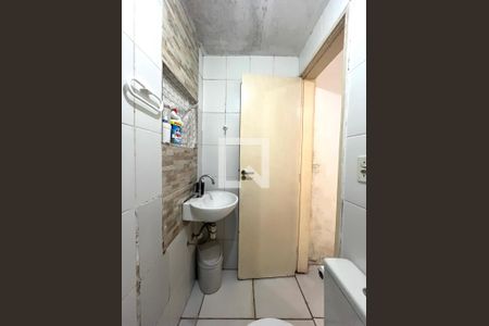 Casa à venda com 82m², 2 quartos e 1 vaga Casa à venda com 82m², 2 quartos e 1 vagaBanheiro da Suíte 1