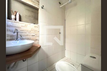 Casa à venda com 82m², 2 quartos e 1 vaga Casa à venda com 82m², 2 quartos e 1 vagaBanheiro da Suíte 2