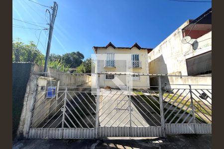 Casa à venda com 82m², 2 quartos e 1 vaga Casa à venda com 82m², 2 quartos e 1 vagaFachada