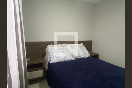 Quarto 1 de apartamento para alugar com 2 quartos, 55m² em Mário Quintana, Porto Alegre