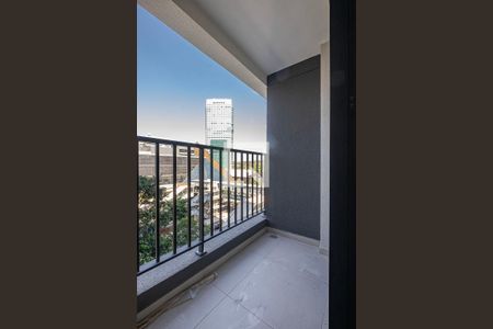 Sala/Cozinha - Varanda de kitnet/studio à venda com 1 quarto, 29m² em Pinheiros, São Paulo
