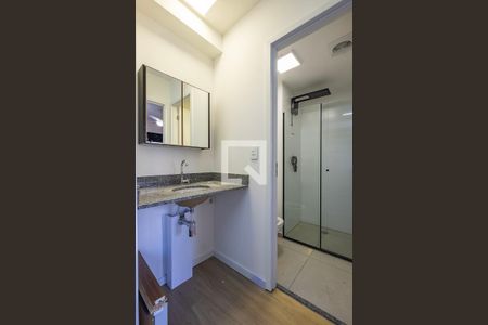 Banheiro de kitnet/studio à venda com 1 quarto, 29m² em Pinheiros, São Paulo