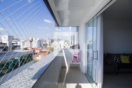 Sacada Sala  de apartamento à venda com 3 quartos, 95m² em Fernão Dias, Belo Horizonte