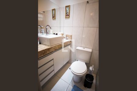 Banheiro do Quarto 1 de apartamento para alugar com 3 quartos, 80m² em Castelo, Belo Horizonte