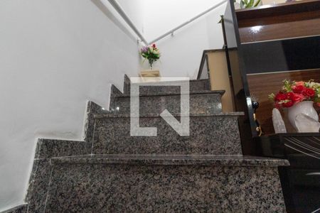 Escada de casa à venda com 2 quartos, 134m² em Burgo Paulista, São Paulo