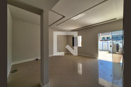 Sala de casa de condomínio para alugar com 4 quartos, 161m² em Camorim, Rio de Janeiro