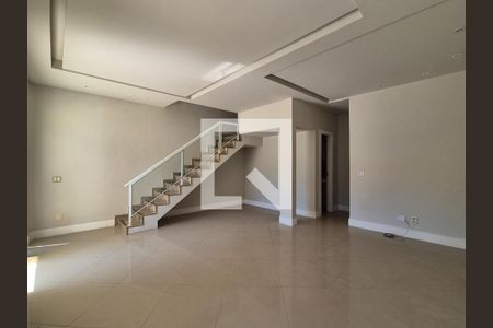 Sala de casa de condomínio para alugar com 4 quartos, 161m² em Camorim, Rio de Janeiro