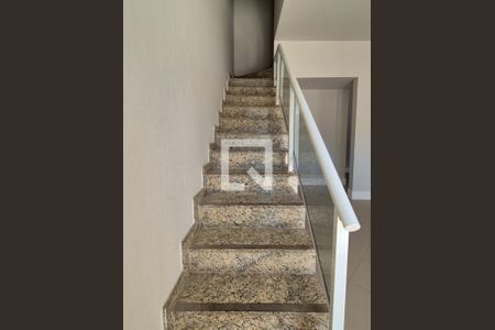 Escada de casa de condomínio à venda com 4 quartos, 161m² em Camorim, Rio de Janeiro