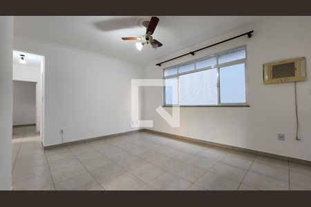 Sala de apartamento para alugar com 3 quartos, 75m² em Gonzaga, Santos