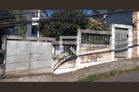 Casa à venda com 466m², 5 quartos e 8 vagasFachada