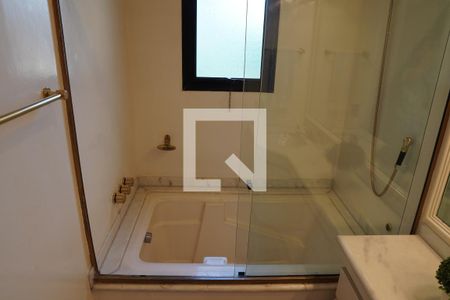 Apartamento para alugar com 770m², 4 quartos e 4 vagasBanheiro 1