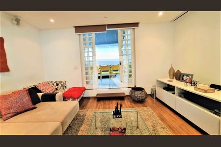 Casa à venda com 340m², 4 quartos e 2 vagasSala de Estar