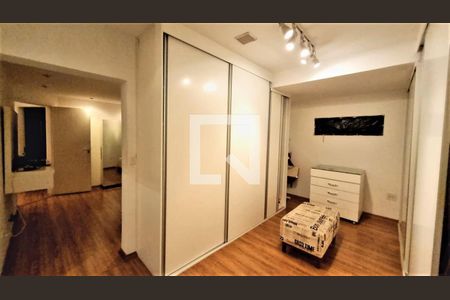 Casa à venda com 340m², 4 quartos e 2 vagasCloset Suíte Master