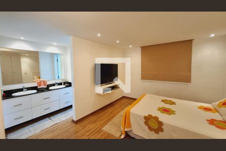 Casa à venda com 340m², 4 quartos e 2 vagasSuíte 1