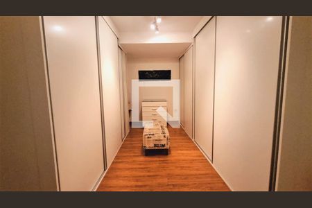 Casa à venda com 340m², 4 quartos e 2 vagasCloset Suíte Master