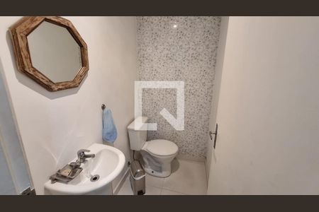 Casa à venda com 340m², 4 quartos e 2 vagasÁrea de serviço com despensa e wc
