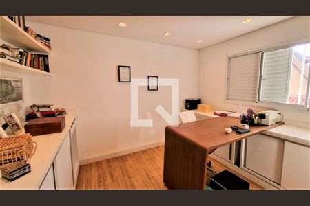 Casa à venda com 340m², 4 quartos e 2 vagasEscritório