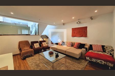 Casa à venda com 340m², 4 quartos e 2 vagasSala de Estar