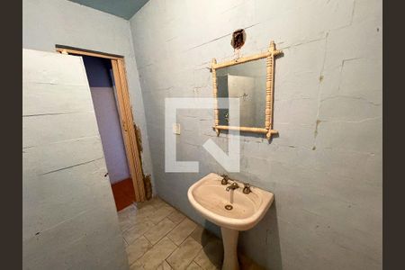 Casa para alugar com 440m², 4 quartos e 5 vagasBanheiro 1