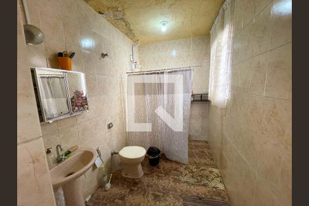 Casa para alugar com 440m², 4 quartos e 5 vagasBanheiro 2