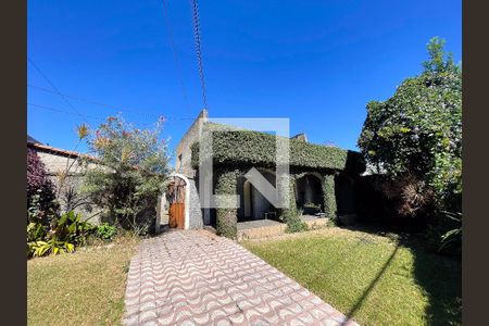 Casa para alugar com 440m², 4 quartos e 5 vagasFachada